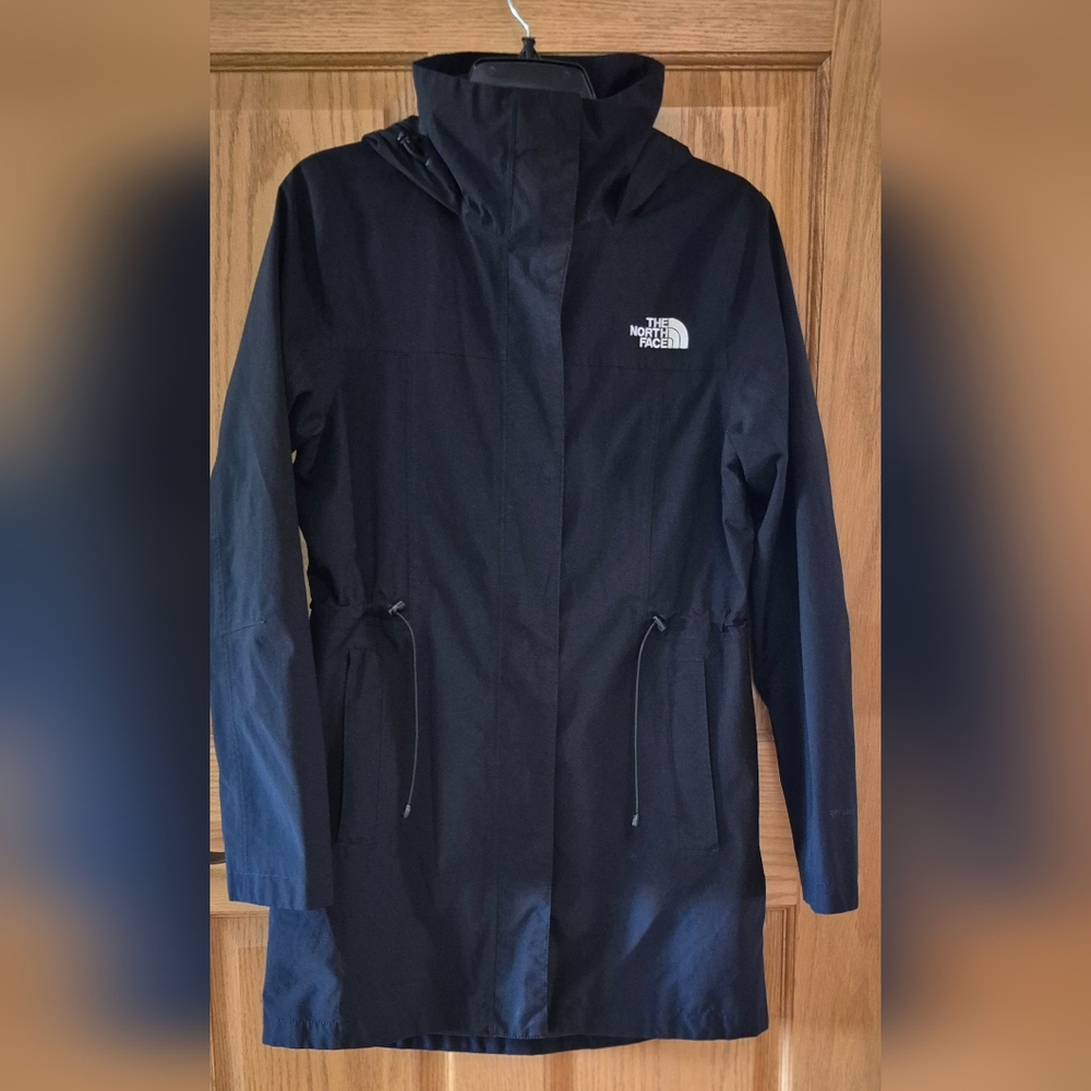 The North Face Women's S Black Lightweight Jacket With Hood